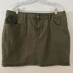 New York & Company Olive Green Mini Skirt Women’s Size 14